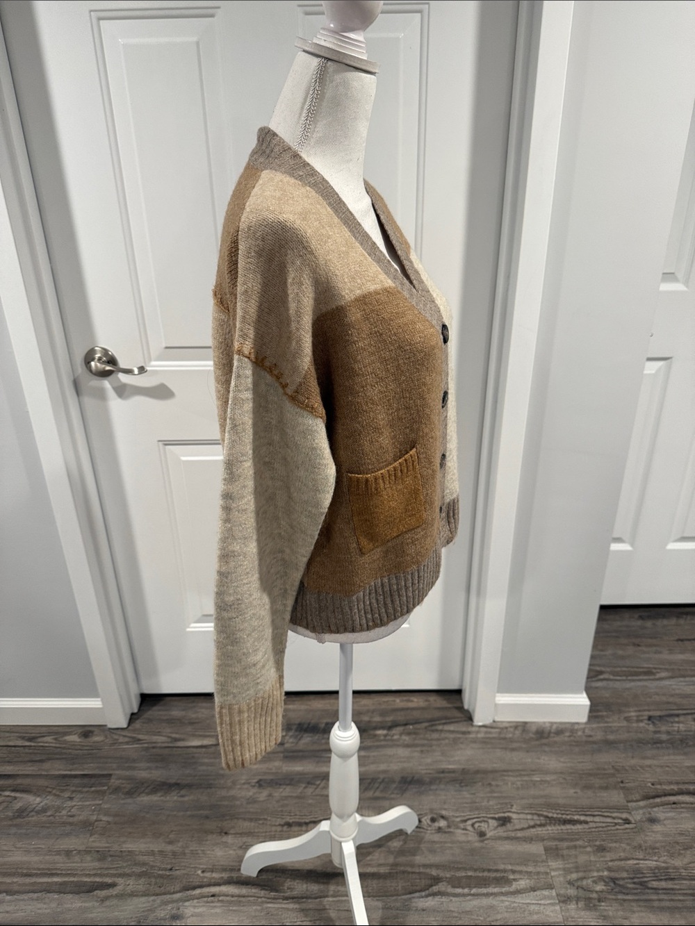 Aqua Bloomingdale’s Oversized Colorblock Women’s Cardigan Sz XS - Picture 5 of 8